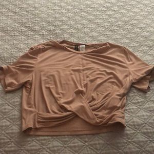 H&M Divided peach crop top, size medium